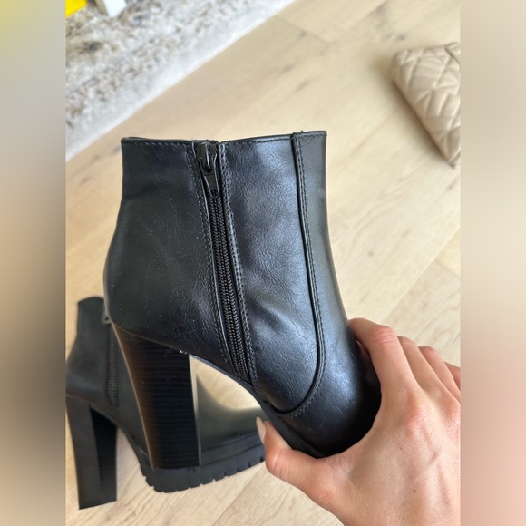 Faux leather boots - NEW - Picture 4 of 7